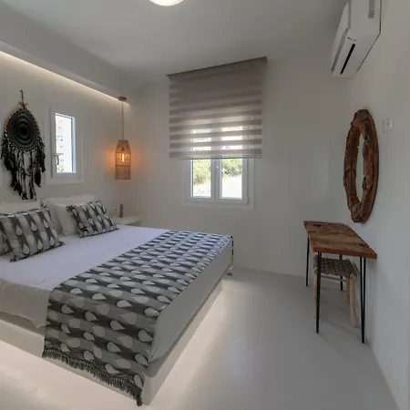 Aeolos Luxury & *